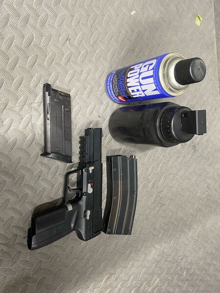 【お得!送料無料】 東京マルイ ガスガン FNファイブセブン FN5-7 ガスブロ ハンドガン BBボトル BBローダー セット MARUI