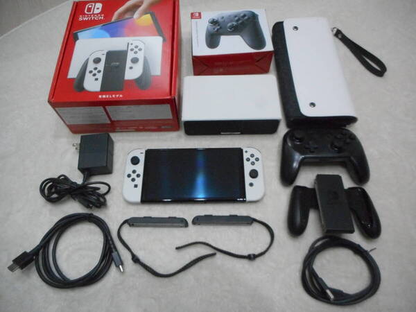【送料無料】 程度良好! Nintendo Switch 有機ELモデル ニンテンドースイッチ ホワイト 美品 PROコントローラー付き ホワイトケース付き