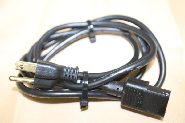 PS4 Playstation Pro CUH-7100,CUH-7200用 1.8m 電源ケーブル-3 2ピン台形