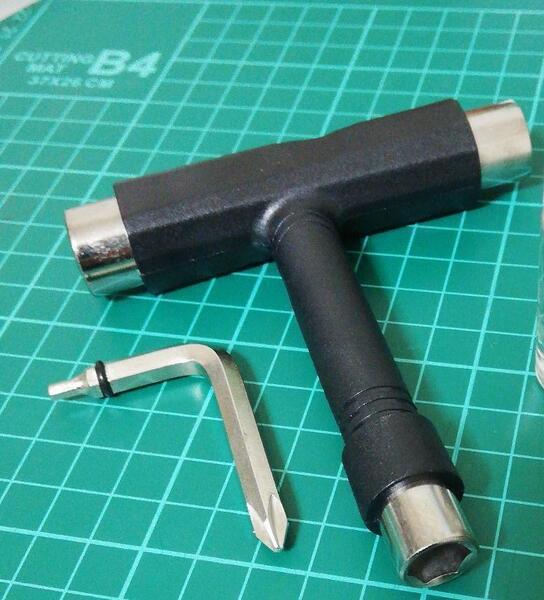 スケボー T レンチ スケート 工具 スケートボード ティ ツール