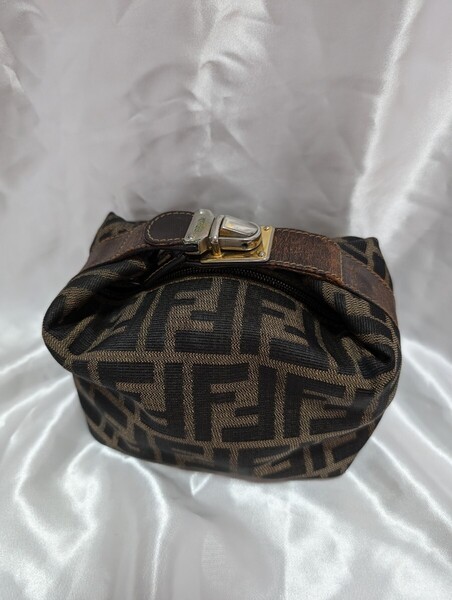 フェンディ FENDI レザー ブラウン ズッカ柄 小物入れ バニティ 正規品 キャンバス