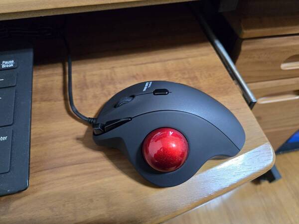 サンワサプライ MA-TB184BK 有線トラックボールマウス (静音・5ボタン・親指操作タイプ) 【ほぼ新品】