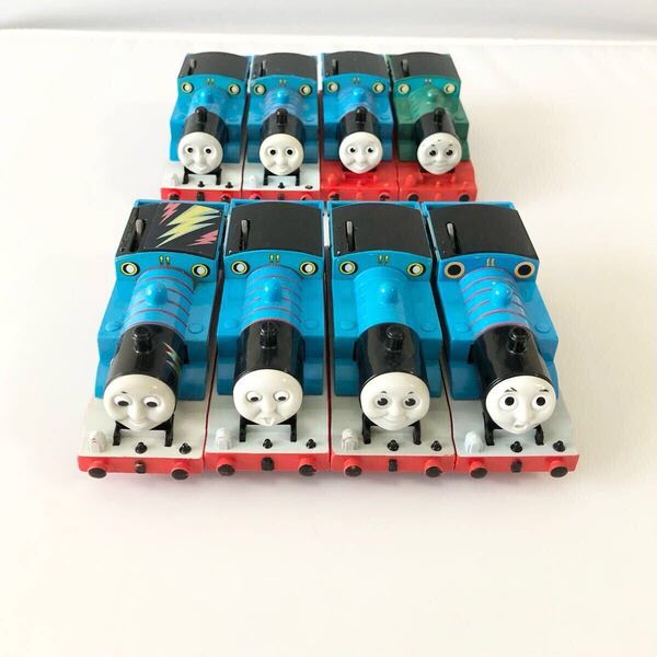 トーマス・8台セット★プラレール 赤シャーシ 日本製