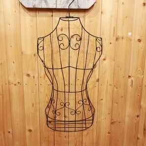 【黒】壁掛けワイヤートルソー ハンガータイプ アイアン 女性
