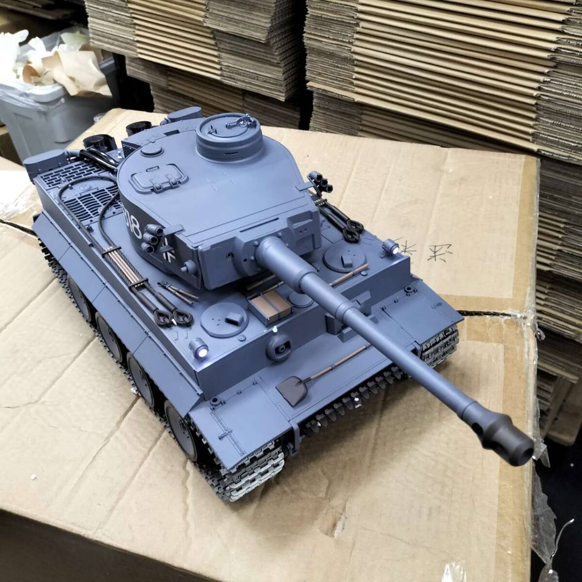 若干訳あり1/16戦車ラジコン ドイツタイガーI ヘンロン3818-1
