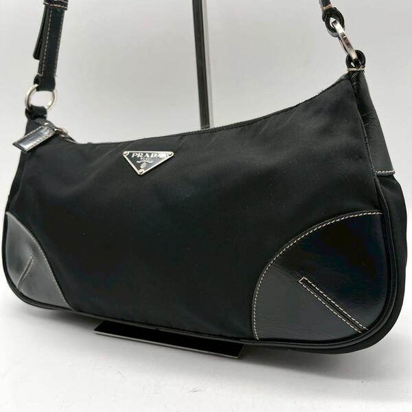 PRADA プラダ ワンショルダーバッグ アクセサリーポーチ 三角ロゴ 黒 ブラック ハンドバッグ ナイロン レザー