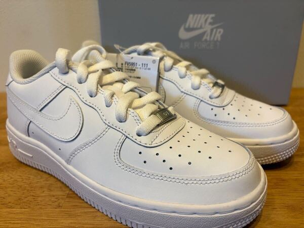 即決23.5cm NIKE AIR FORCE1 LE ナイキ エア フォース 1 FV5951-111 White 新品正規 白