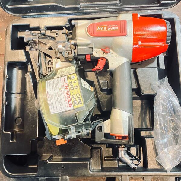 【7日保証・整備済】 消耗部品多数交換♪ MAX マックス 常圧 65mm 釘打ち機 CN-565CG ケース付き N釘対応モデル 動作良好!