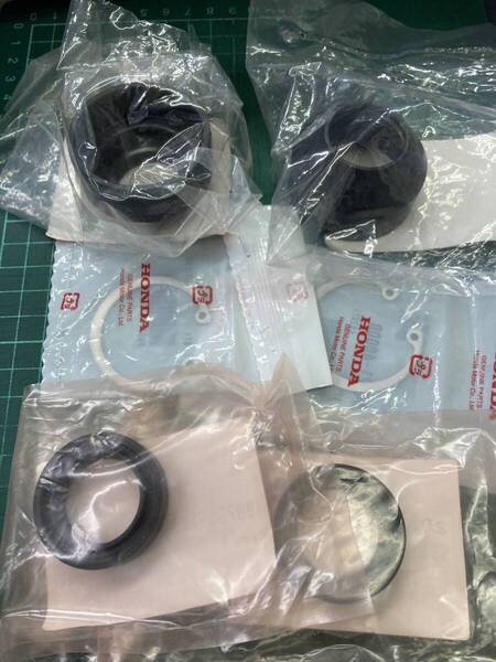 ホンダ CB50JX 型式 CB50E ディスクブレーキ 27mm 純正フォークシール オイルシール+ダストカバーサークリップ2個 オーバーホール レストア