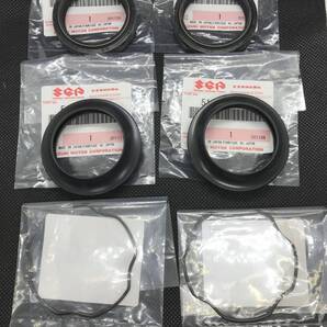 スズキ スカイウェイブ250(CJ44A/CJ45A/CJ46A)400(CK44A/CK45A)フォークシール ダストシール+オイルシール+ストッパ 各2個1台スズキ純正