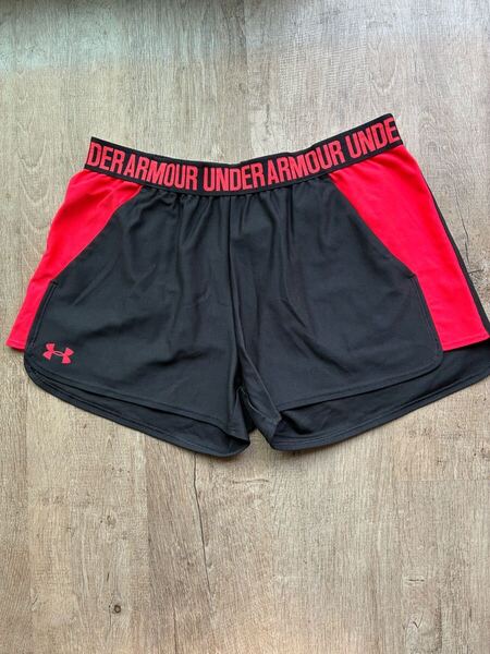 【送料無料】アンダーアーマー 短パン ショートパンツ サイズL 黒/オレンジ ランニング ジム テニス