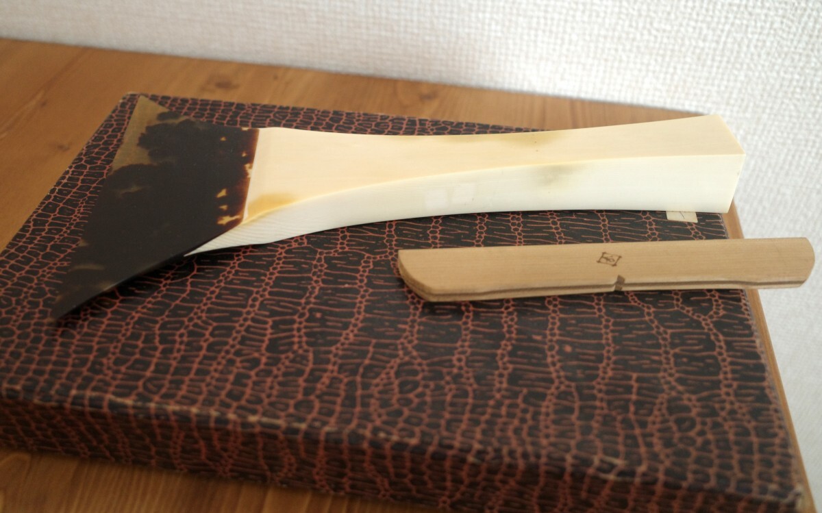 New甲 特注品 手元部紅木台撥 (津軽撥) | 邦楽なび | 三味線バチ