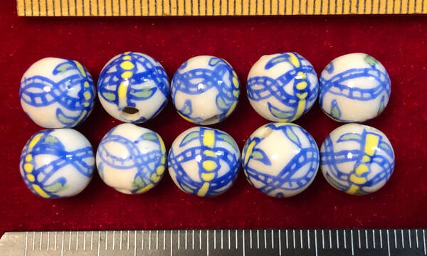Φ 粉彩ビーズ Φ 直径10㎜ラウンド玉20玉を 中国純手作り 白磁に黄藍色紐結び模様 手芸 ネックレス ブレス ペンダント
