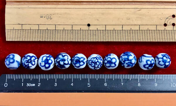 Φ 青磁ビーズ Φ 10㎜玉20玉 純職人手作り 中国製 工芸美術 小花紋様 手芸材料 ネックレス ブレスレット 服飾 アクセサリー