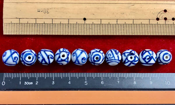 Φ 青磁ビーズ Φ 10㎜玉20玉 純職人手作り 中国製 工芸 好事永続紋様 手芸材料 ネックレス ブレスレット 服飾 アクセサリー