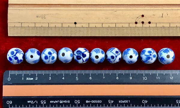 Φ 青磁ビーズ Φ 12mm玉20玉 純職人手作り 中国製 工芸 “雅“小花紋様 手芸材料 ネックレス ブレスレット 服飾 アクセサリー