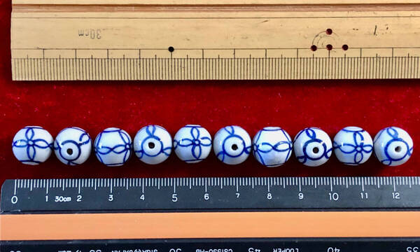 Φ 青磁ビーズ Φ 12㎜玉20玉 純職人手作り 中国製 工芸 永続花連続紋様 手芸材料 ネックレス ブレスレット 服飾 アクセサリー