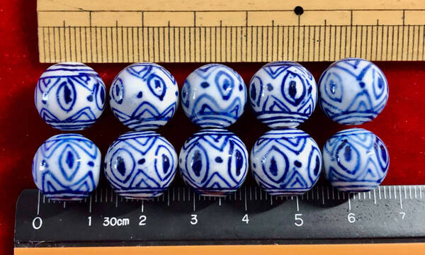Φ 青磁ビーズ Φ 13mm玉20玉 純職人手作り 中国製 永続花連続紋様 手芸材料 ネックレス ブレスレット 服飾 アクセサリー