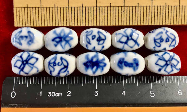 Φ 青磁ビーズ Φ 9㎜×12㎜玉20玉 純職人手作 中国製 縁起良い蝙蝠紋様 手芸 ネックレス ブレス ペンダント 服飾 アクセサリー