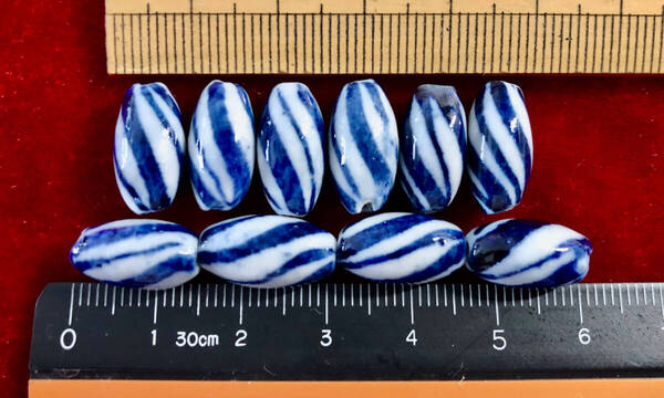 Φ 青磁ビーズ Φ 8㎜×16㎜楕円玉20玉 純職人手作 中国製 縁起良い螺旋紋様 手芸 ネックレス ブレス ペンダント アクセサリー