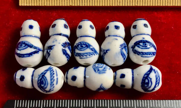 Φ 青磁ビーズ Φ 7㎜×10㎜×18㎜瓢箪型玉15玉 純職人手作 中国製 可愛い雪だるま紋様 手芸 ネックレス ブレス ペンダント など