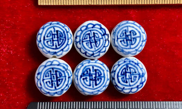 Φ 青磁ビーズ Φ 5㎜×Φ15㎜扁円玉12玉 純職人手作り 中国製 縁起良い向日葵福寿図紋様 手芸 ネックレス ブレス ペンダント