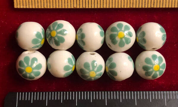 Φ 粉彩ビーズ Φ 直径10㎜ラウンド玉20玉を 中国純手作り 白磁に緑菊花模様 手芸 ネックレス ブレス ペンダント アクセサリー