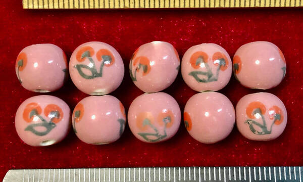 Φ 粉彩ビーズ Φ 直径10㎜ラウンド20玉を 中国純手作り 白磁に紫釉サクランボ模様 手芸 ネックレス ブレス ペンダント