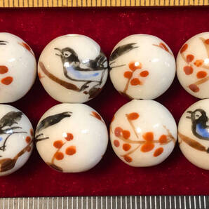 Φ 粉彩ビーズ Φ 15玉で1単位として Φ13㎜ラウンド玉 手作り 白磁に鵲と梅花模様 手芸 ネックレス ブレス ペンダント