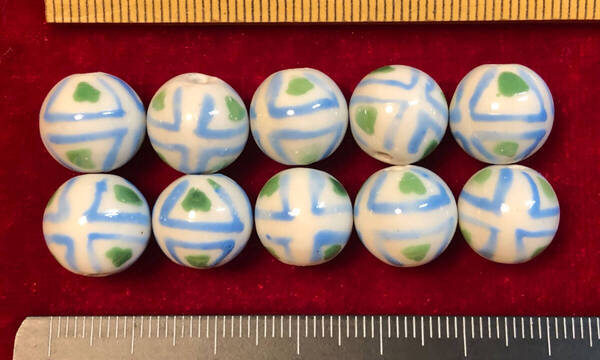 Φ 粉彩ビーズ Φ 直径12㎜ラウンド玉 20玉を 中国純手作り 白磁に2色絵柄紋様 手芸 ネックレス ブレス ペンダント
