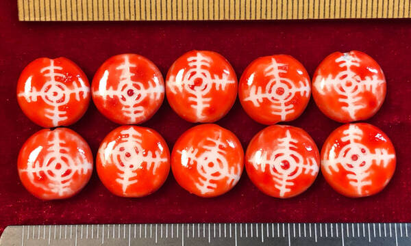 Φ 粉彩ビーズ Φ 厚さ6㎜×直径14㎜玉 20玉を 中国純手作り 白磁に赤釉 蜘蛛の巣紋様 手芸 ネックレス ブレス ペンダント