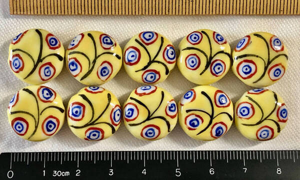 Φ 粉彩ビーズ Φ 厚さ8㎜×直径17㎜玉 20玉を 中国純手作り 白磁に黄色釉 可愛い草花紋様 手芸 ネックレス ブレス ペンダント