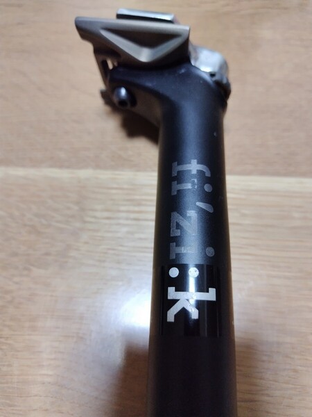 fizikのアルミシートポスト R3