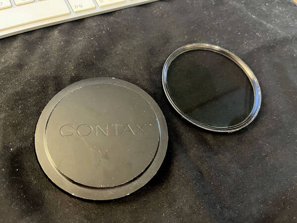 送料込 CONTAX 86mm A2 (81B) MC フィルター + コンタックスメタルキャップ 89cm