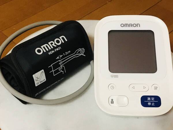 ★オムロン 上腕式血圧計 スタンダード19シリーズ HCR-7202★即決 送料無料★
