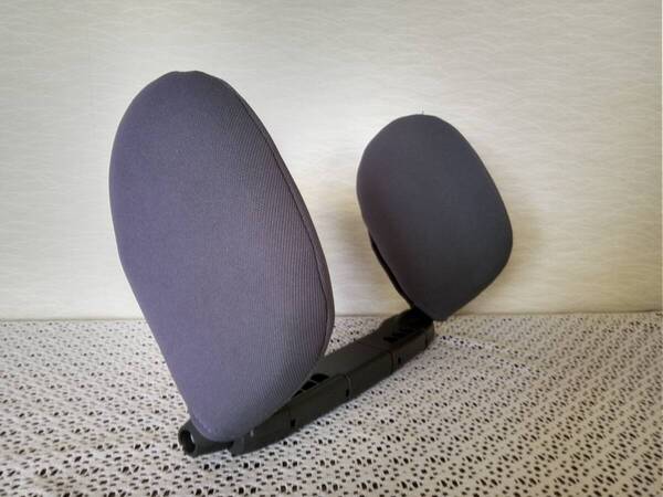 中古品 三菱自動車ディーラーにて購入装着していた品 ヘッド&ネック プロテクター 2段階調整 パジェロミニ H58Aにて使用済