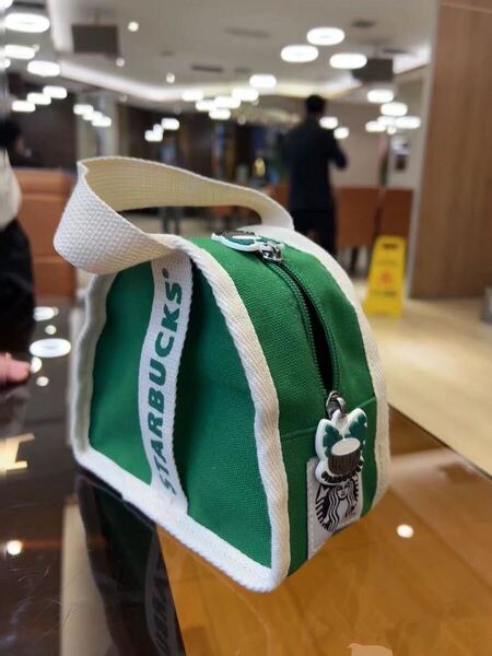 海外限定スターバックス 三角ポーチミニハンドバッグ グリーン 未使用 新品 コットン 巾着
