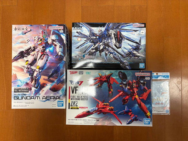 【未組立】プラモデル 3点セット + オマケ ライジングフリーダムガンダム マクロス VF-19改 HG FULL MECHANICS フルメカニクス エアリアル