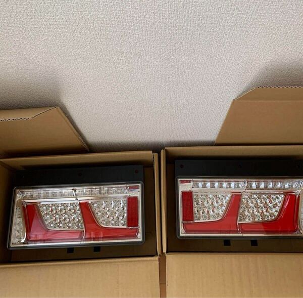 小糸製 LEDテールランプ 2連 シーケンシャルターン レッドver