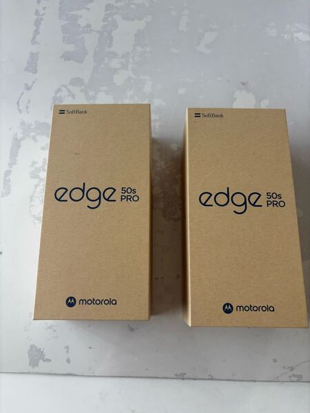 新品未使用・一括購入・motorola edge 50s pro ブラックビューティー、リュクスラベンダー2代セット