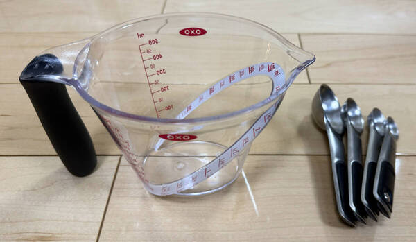 OXO(オクソー) アングルドメジャーカップ 500ml & ステンレス マグネットメジャースプーン