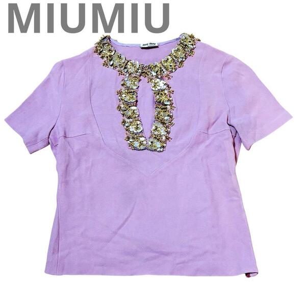 国内正規品 MIUMIU ミュウミュウ Tシャツ カットソー トップス 半袖 キーネック ビジュー ビーズ アップリケ 刺繍 装飾 ピンク 42