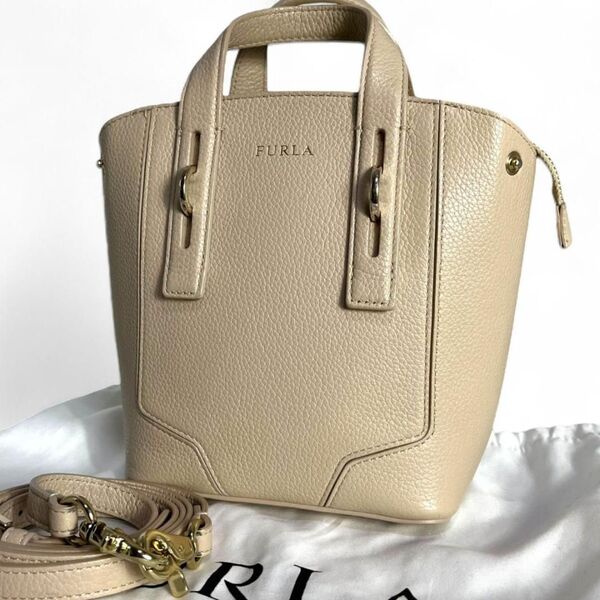 美品 FURLA フルラ 2way ショルダーバッグ PERLA MINI ペルラ ミニ ハンドバッグ レザー 斜め掛け ベージュ シボ革