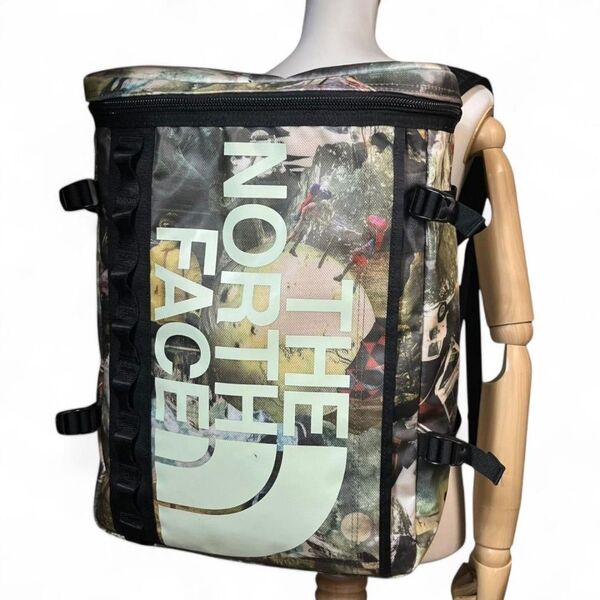 美品 THE NORTH FACE ノースフェイス BC ヒューズボックス リュック バックパック NM81630 リュックサック 総柄