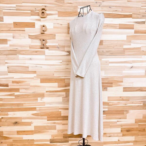 【ザラ】ラメ メタル糸 レーヨン編み ロング ワンピース 長袖 M ベージュ×銀【HFby6PR】レディース・洋服・春夏【5DR9】