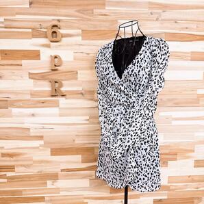 【ザラ】ベロア 3D アニマル柄 シフォン ミニ ラップ ワンピース XS白×黒【HFby6PR】レディース・洋服・春夏【4SE9】