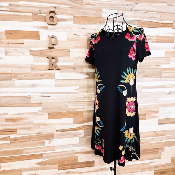 【デシグアル】花柄 プリント 半袖ワンピース ビジュー装飾 XS 黒×カラフル【HFby6PR】レディース・洋服・春夏【80JM】