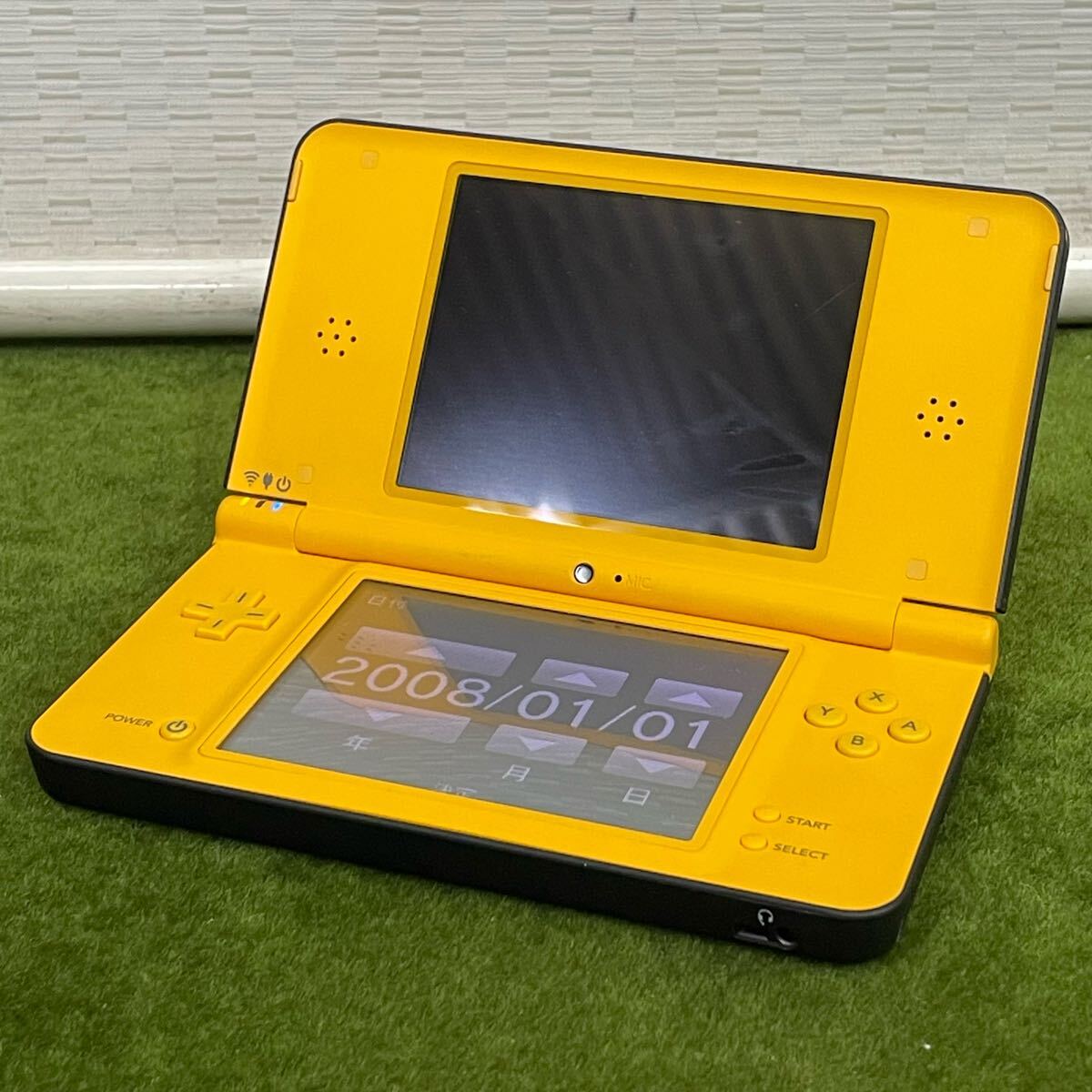 Nintendo DSi LL ナチュラルホワイト 本体 SDカード2GB付き