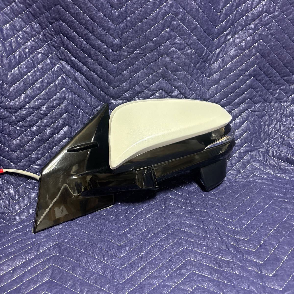 ハリアー ZSU60W 左サイドミラー 左ドアミラー 202 87940-48640