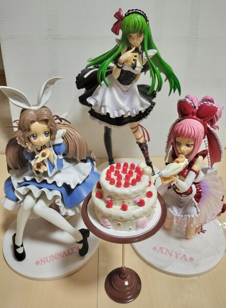 一番くじプレミアム コードギアス in Wonderland A賞 B賞 C賞 C.C. ナナリー アーニャ プレミアムフィギュア